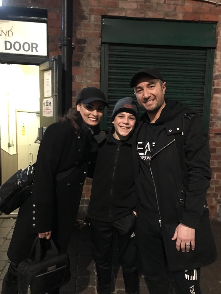 annemair11's tweet photo. Loved @VFVincentFlavia so much when I saw it @NewTheatreHull that I brought my dance loving 11yr old to see you @GrandTheatreLS1 @FlaviaCacace @vincentsimone @olimadcrazy you didn’t disappoint #absolutelyfab #starstruck11yrold https://t.co/7BtU9DZNq2
