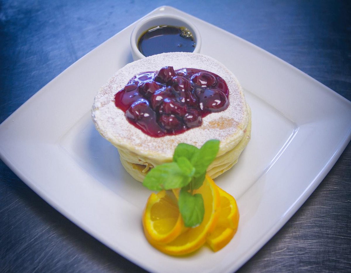 "24 Lemon Desserts with a Delicious Twist" bit.ly/2GPQABi -via <a href="/CountryLiving/">Country Living</a>