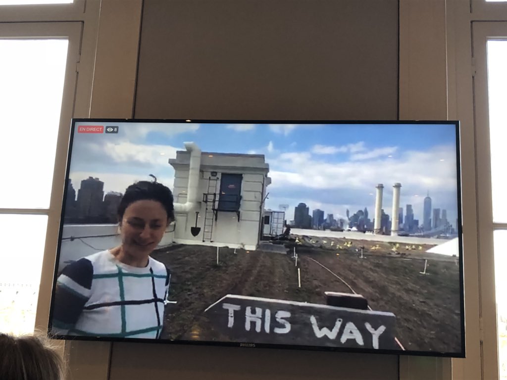 ELLandingHQ's tweet photo. Visite en direct de @BrooklynGrange à New-York avec @gwenschantz comme guide #Agrotechday 😊👍#AgricultureUrbaine : pas de tracteurs mais des outils manuels plutôt silencieux... https://t.co/rVN2asdhmV