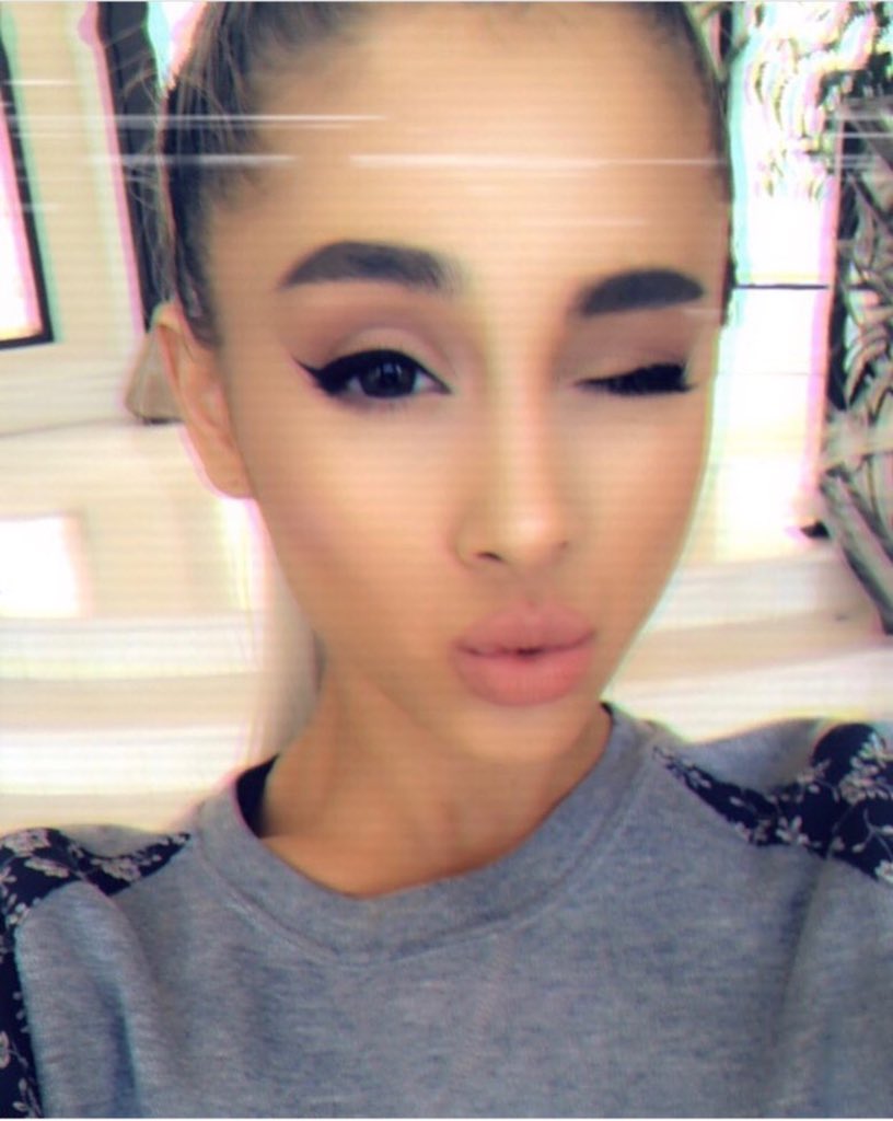 biebosbitch's tweet photo. STOP BEING SO CUTE https://t.co/1GwqS4v3cg
