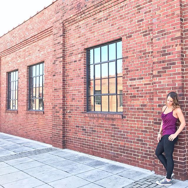 jennoverway's tweet image. THREE reminders for today:
•
📌You are enough
📌Your dreams matter
📌You’ve totally got this.
•
Stop the negative shit talking going on in your head right now, it’s time to be amazing! #curatedlife #hustlewithease #theimperfectboss #doitforyourself … ift.tt/2IHTgBE