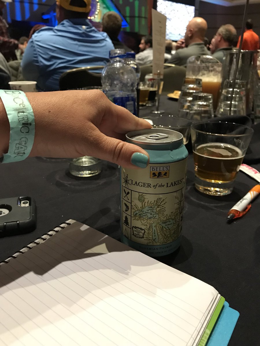 Nichol_Rachell's tweet photo. I called ahead to coordinate my outfit. Yes, and today’s work meetings in Kalamazoo don’t suck #ThisIsWorkForMe #LagerOfTheLakes #BeerFlavoredBeer #BellsBeer https://t.co/px0LzOEDYM