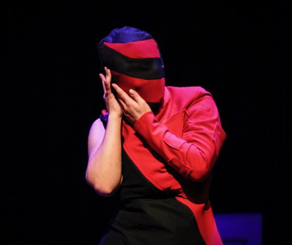 Speciaal voor WIRED Rotterdam @carrecollege010 13 april creëert choreograaf Sheyda Darab een dansvoorstelling uit het duet ‘Right of Existence’ en haar solo ‘Voice Behind the Mirror’. @KCRrotterdam kcrrotterdam #wiredrotterdam wiredrotterdam.nl