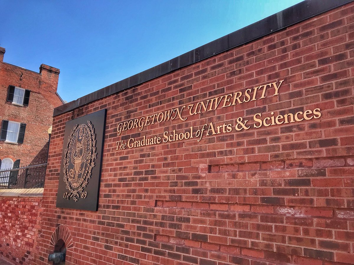 kayare7's tweet photo. Thrilled to be invited to @Georgetown once again by @annoldenburg to talk about #PeopleInAmerica, #visualStorytelling and the #futureofvideo ๐ฌ๐ฅ https://t.co/KL7U72Q75G