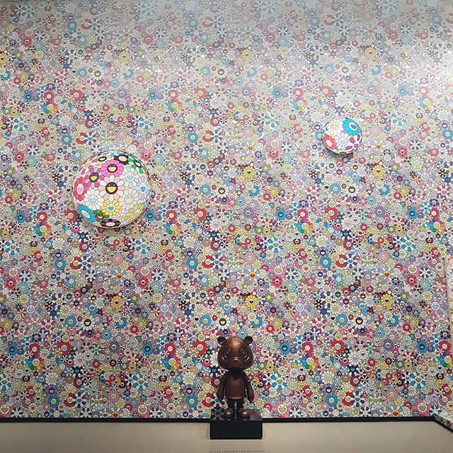 KarlHab's tweet photo. Kawaiiness #emptyflv #murakami https://t.co/VvthesKsXg https://t.co/xrD1aSczYM