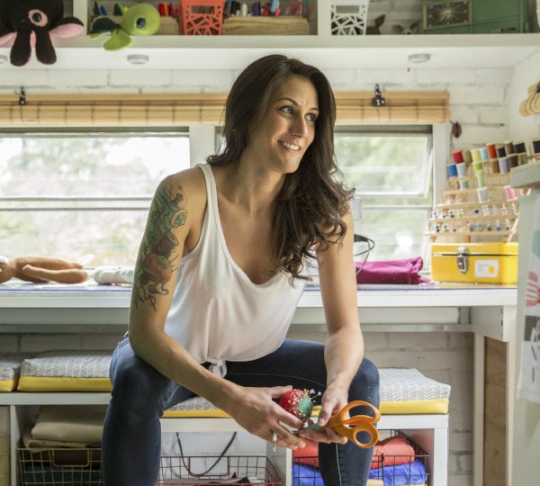 "The amount of information &amp; support &amp; connections &amp; networking that the program provides to the community is absolutely incredible."
TY <a href="/capecodtimes/">Cape Cod Times</a> for featuring <a href="/EforAllSC/">EforAll South Coast</a> alum Lisamarie Pearson of Scatterbrain Handmade. eforall.org/news/scatterbr…