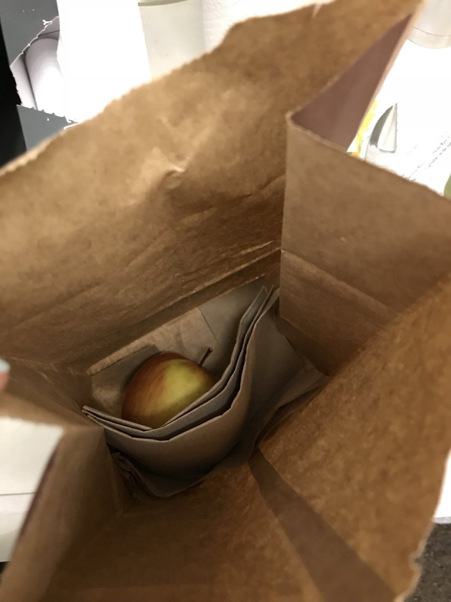 Handle Apples with Care clairesanguinetti.wordpress.com/2018/04/10/han…