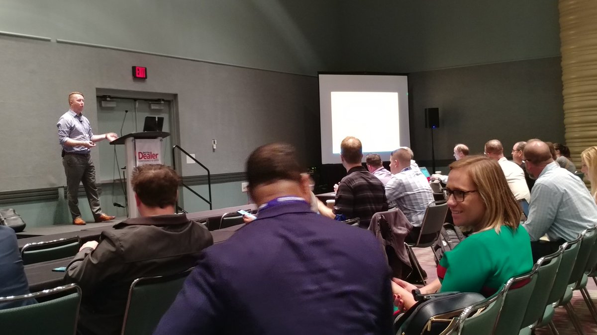 Great info and a great turnout for <a href="/KrisNielsenKC/">Kris Nielsen</a> at <a href="/DigitalDealer/">DigitalDealer</a>. 24 #Orlando #DD24