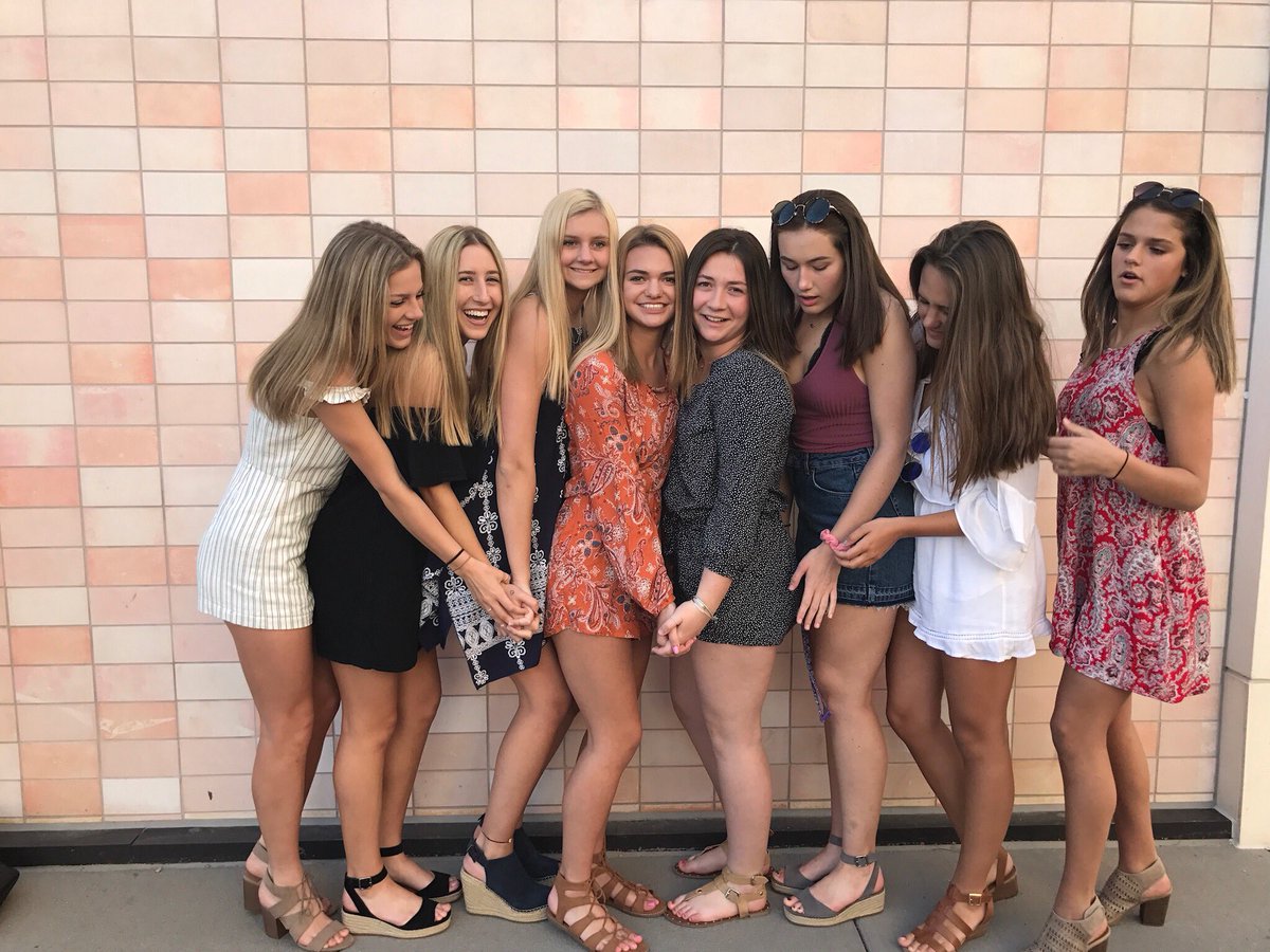 happy bday to <a href="/gracenavara8/">Grace</a> 👑👑 17’s looking good on you babe, have a good one!! 💓💓💓