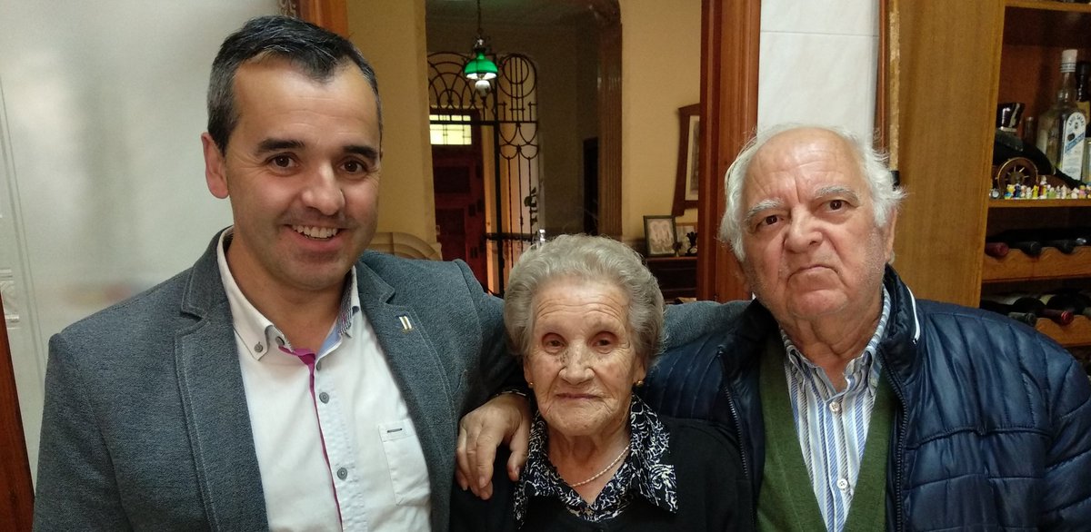 Apuertogarcia's tweet photo. Nieves la de Ibarra hoy cumple 100 años con esa lucidez y energía https://t.co/fxKJokknhQ