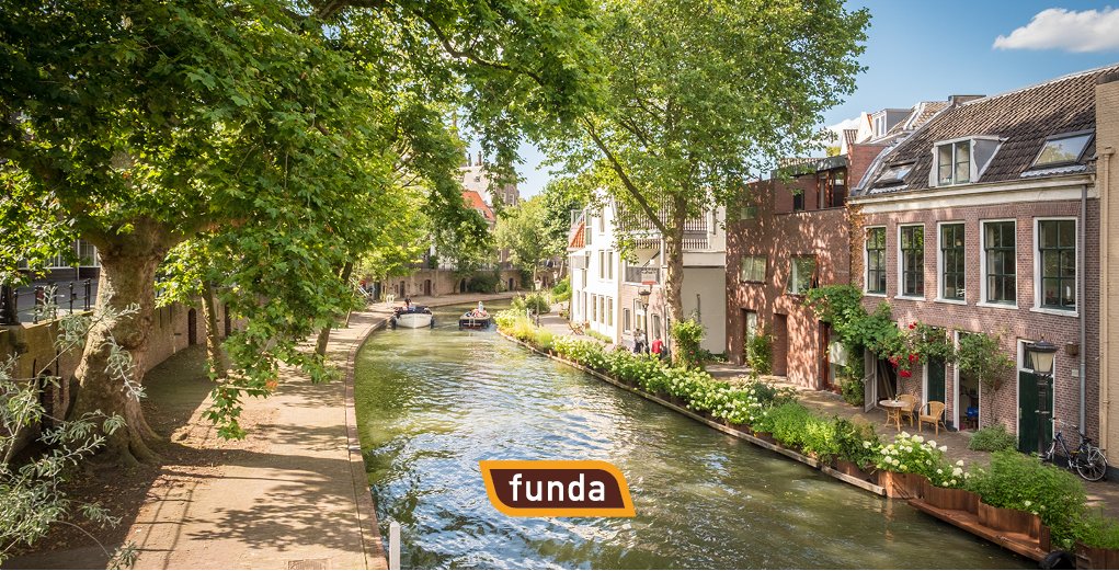 funda's tweet image. Je droomhuis gevonden, maar zijn er nog 20 andere gegadigden? Lees de tips over bieden in een oververhitte woningmarkt. #samenmetRabobank - j.mp/2qlZpws