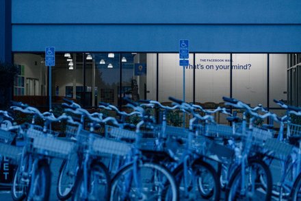 MaribelLopez's tweet photo. "Facebook Data Collected by Cambridge Analytica Included Private Messages" by SHEERA FRENKEL, MATTHEW ROSENBERG and NICHOLAS CONFESSORE via NYT https://t.co/z8YGHBnZ0E https://t.co/QX5ECJZhCn