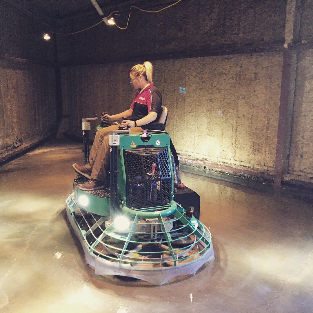 runyonsurfprep's tweet photo. Getting the floor ready for our Power Trowel Polishing Training here in Houston tomorrow. Kristen and Jon polishing the slab under an 8’ @MQINC with our new Magnetic Preload System. #powertrowelpolishing #MagneticPreloadSystem #RunyonMPS #trowelpolishing https://t.co/AFmTRvRNN1