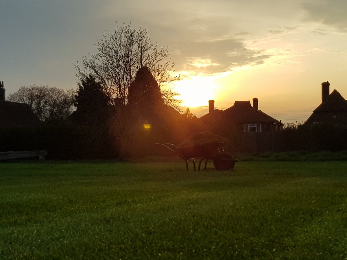HarbledownCC's tweet photo. Peculiar glowing object spotted above the ground tonight, any ideas? #TurfChat #StillTooWetToRoll #Soggy #GrumpyGroundsman https://t.co/DQc5CLZvX2