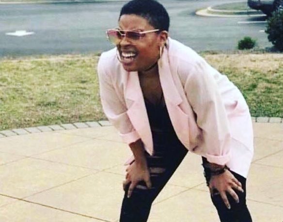 OutKickBets's tweet photo. Me looking out the window to see what season Tennessee decided to pick today https://t.co/YRlrmlWyaz