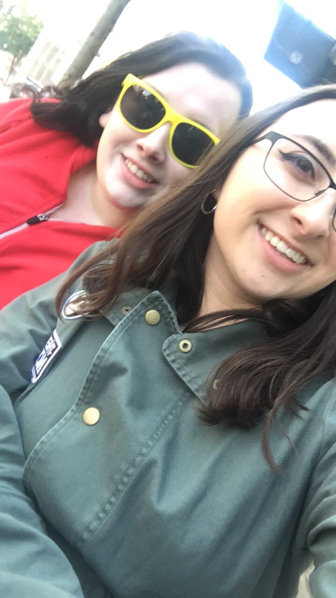 hippohood5sos's tweet image. Love freezing my ass off  #5sos3silverspring