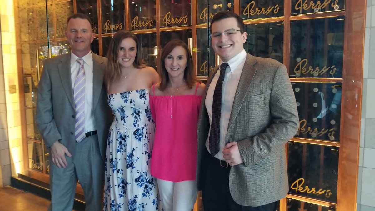 Just1Stick's tweet photo. Elizabeth is her brother Chris's biggest cheerleader. From the age of 8 she said, "I've got this." Even the first day we brought Chris home and filled the kitchen table with syringes and vials and supplies. #NationalSiblingsDay #wearetypeone #T1D #family https://t.co/TWuU1ko4gc