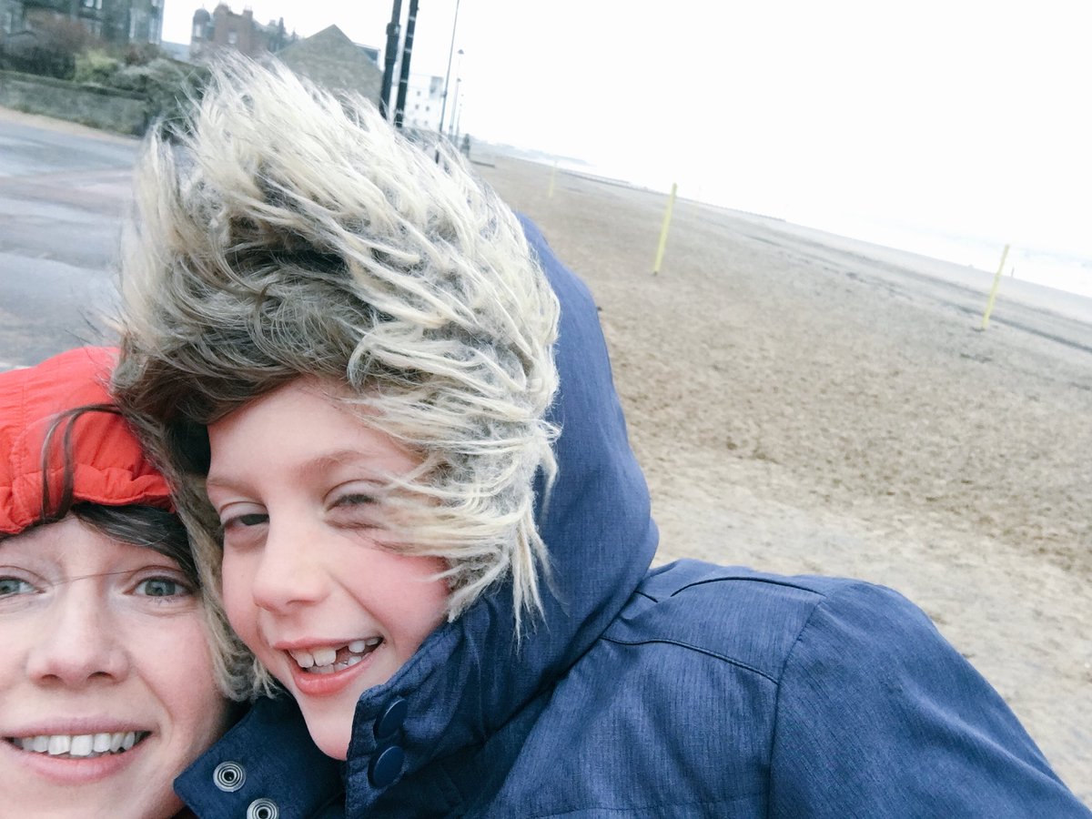 ClydesdAileen's tweet photo. Inspired by the volleyball at #gc2018volleyball #gc2018 - I took my eldest to see where @scottishvb train...a bit less gold or Sunshine Coast and a bit more grey and overcast coast!😂 #TeamScot2018 @Team_Scotland https://t.co/OhOIcgkDbL