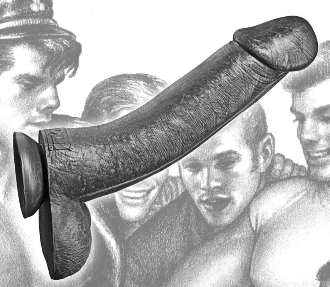 #TomofFinland debuted #Kake back in 1968 in an o going series of comics. Present day you can take #Kake with you anywhere. He loves to hang in groups 😉. #ToFTools
xrbrands.com/Merchant2/merc…