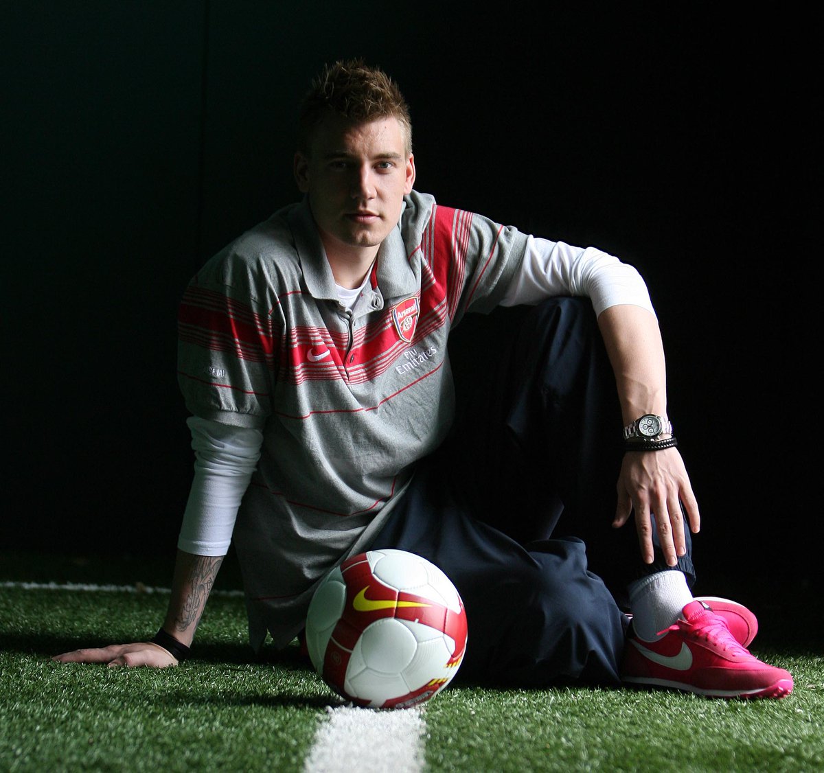 Stuart_PhotoAFC's tweet photo. 9 years ago today I had the absolute honour shooting royalty for the 1st time. #Lordbendtner #arsenal #afc https://t.co/svLEa92vlL