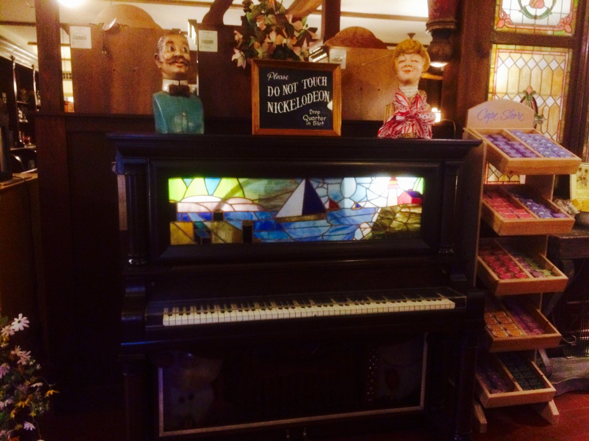 OldCountryStor's tweet photo. Come by and enjoy the sounds of the player pianos, it will surely get the feet tapping. https://t.co/ZpCFKngQwQ