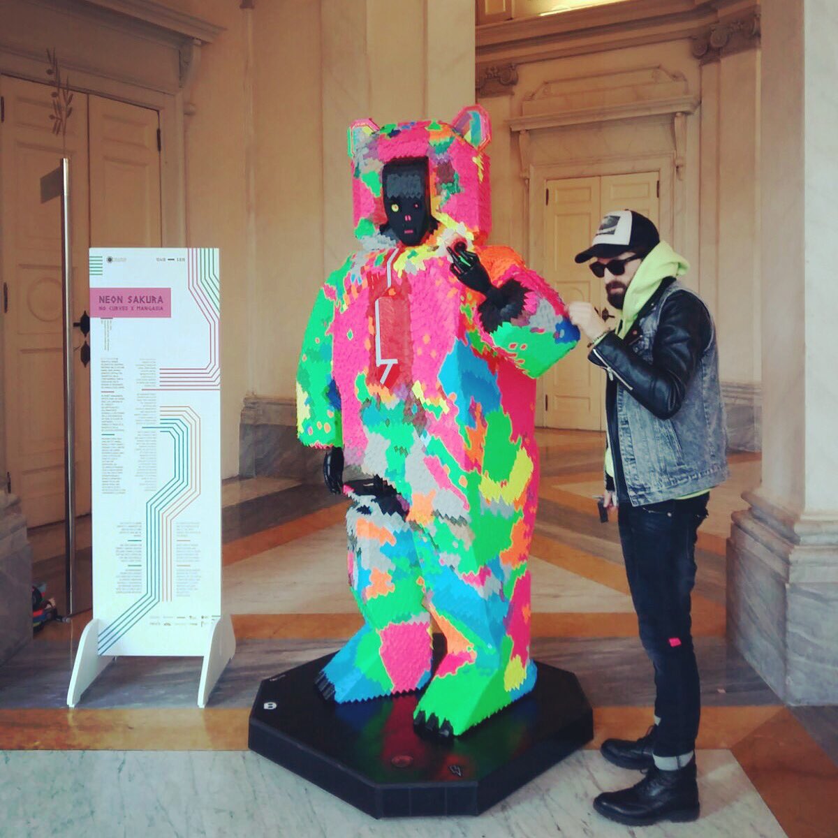 Da oggi in Villa Reale l’opera di <a href="/nocurves/">nocurves</a> Neon Sakura ispirata alla cultura giapponese. #tapeart
