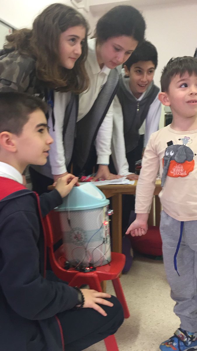 🎈Eski coraplardan kukla, eski etekten sahne perdesi ve hayal gucumuzden bir oyun cikardik..🤡🎊🎉

🎈Harezmi sinifimiz miniklerimize bir kukla oyunu hazırlayip sundular.👧🧑
 
🎈Miniklerimiz oyunu ilgi ile izlediler 👏👏👏

<a href="/msbasarici/">Mahmut Sami Başarıcı</a> 
<a href="/harezmimodeli/">Harezmi Eğitim Modeli</a>