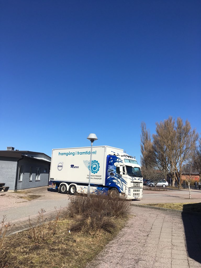 KarinHallin_'s tweet photo. Många nya intryck #rg #väljagymnasieprogram #hörselkompetenstillalla @stenkulaskolan https://t.co/fkVwJHOGwY