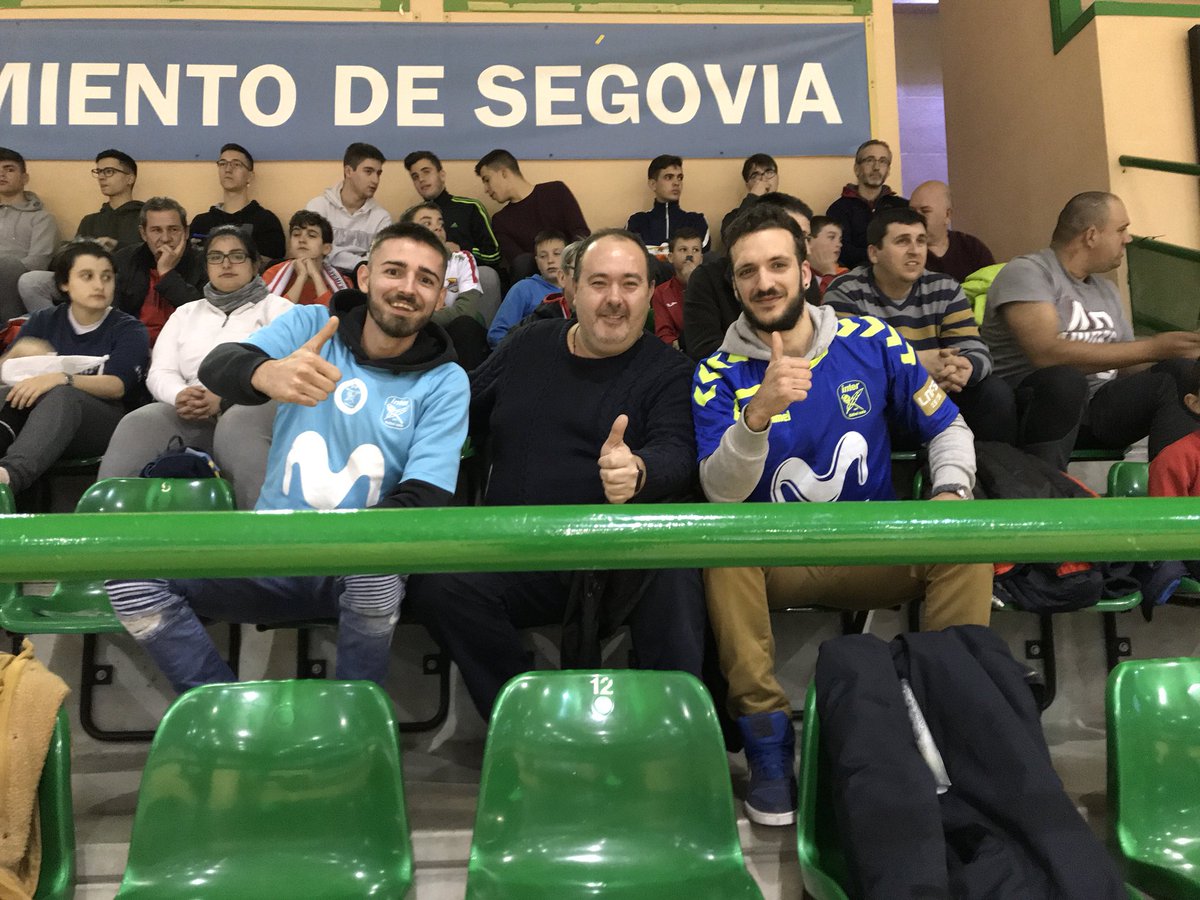 ClubInterFS's tweet photo. ¡Calentamiento interista! Gracias Segovia por vuestro gran recibimiento. 👏🙏💙 #MovistarInter #LNFS https://t.co/UPdysRGkC9
