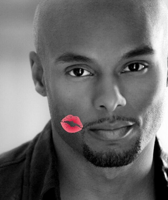Happy birthday to Kenny Lattimore 