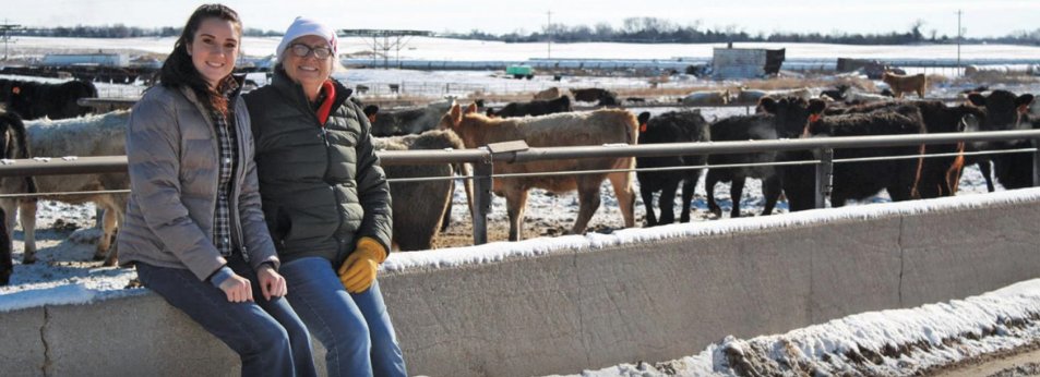ccpsactivities's tweet photo. Chesney Reeves's research was recently published in a national cattleman's magazine - "Classroom to Feedyard" #ccbison

https://t.co/DKlgbNVt4F{%22issue_id%22:487170,%22page%22:14} https://t.co/JIEUOHNqQ4