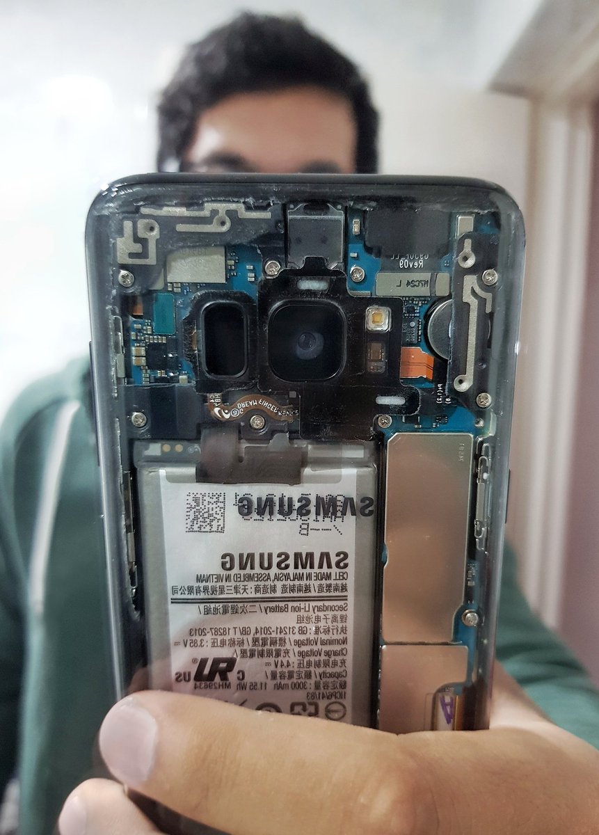 ZaydMenk's tweet photo. Made a @ZacksJerryRig clear s8 https://t.co/uJkyx9smAu