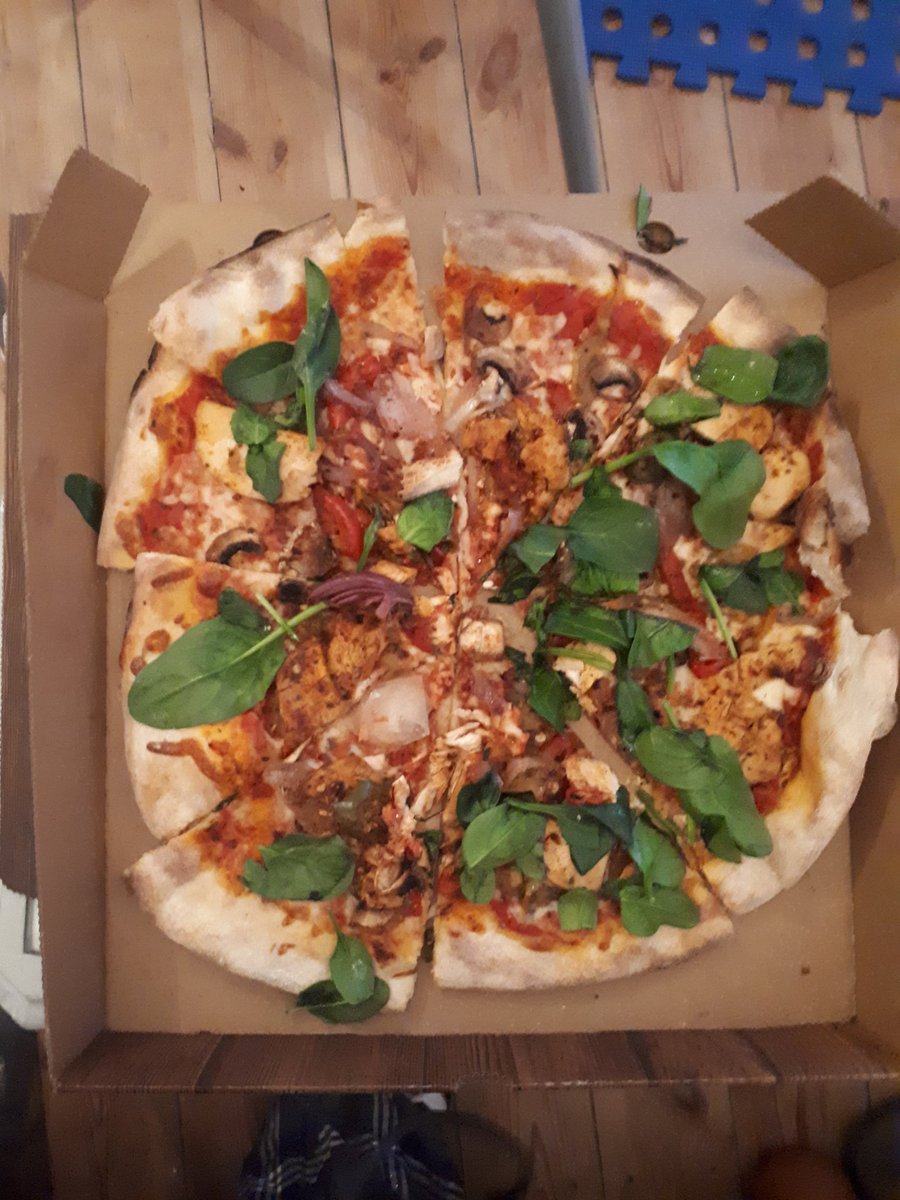 rico1720's tweet image. Ideal!! #Fratellis #SpicyPizza