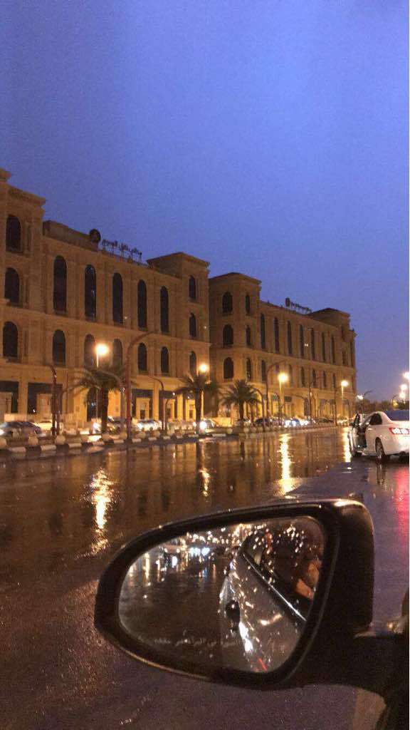 برد ومطر وريحه حطب.... وذكرئ في البال ما تنمحئ 
❤❤