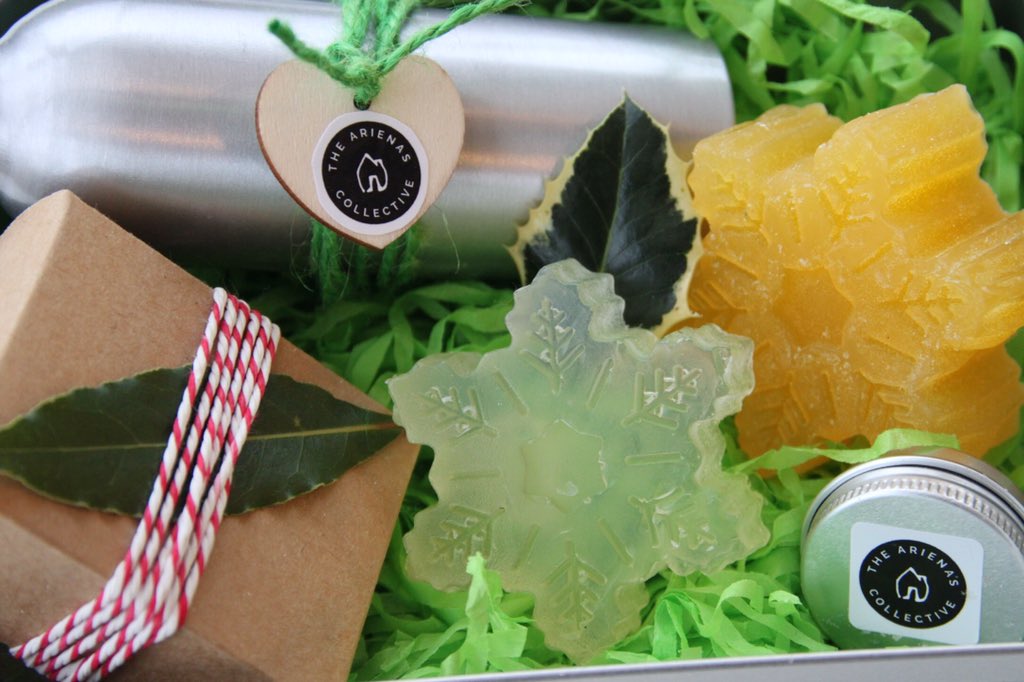 creativearienas's tweet photo. Have a Creative Sunday: Join us to learn how to make organic glycerine soap, blend body cream with essential oils, and pot up some luscious lip balm to create your very own skin pamper kit. @WhatOnEdinburgh @CraftCourses @craftscotland @EventbriteUK #edinburghclasses #getcreative https://t.co/IuBZW2VsQY