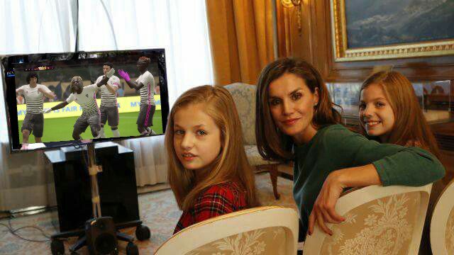 Únete a ellas y síguenos en nuestros directos. La familia Real no se pierde ninguno, vosotros os lo queréis perder.  #TrianaReal #UnetealTriana #AleTriana #VFO #FIFA18