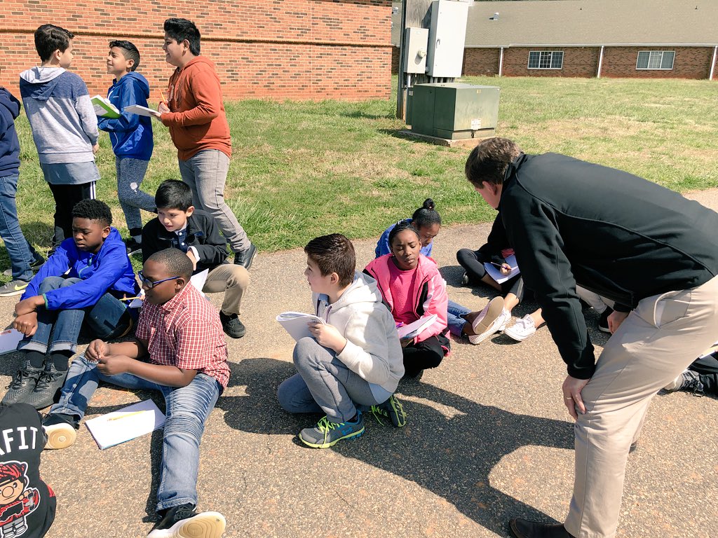B_Gordon's tweet image. Getting some sage words of wisdom from @hotpottsscience as @GibsonGrizzlies scholars describe the weather and what instruments could be used. #ExpModelDemo #wedosciencewell @wsfcs @WSFCS_Science #weather #again