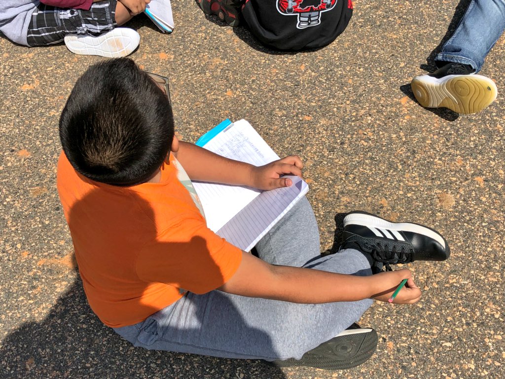 B_Gordon's tweet image. Getting some sage words of wisdom from @hotpottsscience as @GibsonGrizzlies scholars describe the weather and what instruments could be used. #ExpModelDemo #wedosciencewell @wsfcs @WSFCS_Science #weather #again