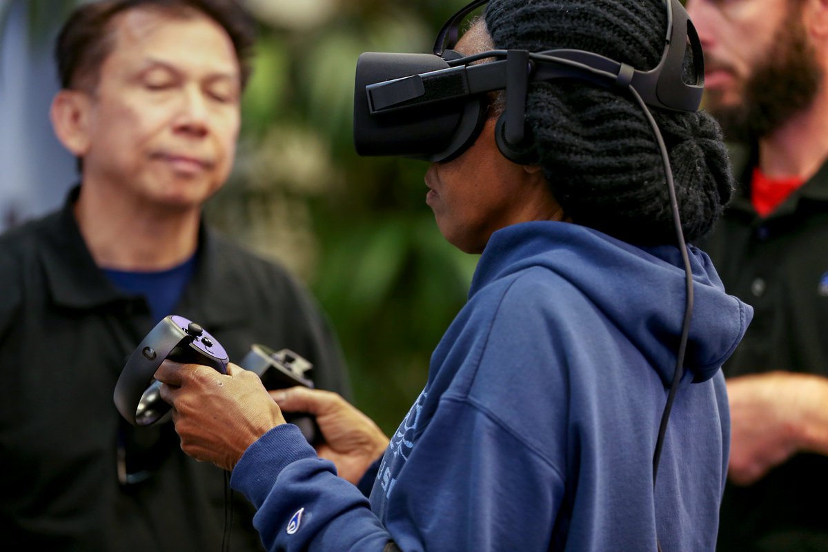 CSUSBSupport's tweet photo. Ever wonder how technology, like Virtual Reality, can be used in a classroom? Visit the event center Tuesday, April 17th from 11:00a.m. - 4:00p.m. and find out how!
#CSUSB #CSUSBsupport #CSUSBstudents #TechSupport #CalState #SanBernardino #Yoties #VR #Virtual #VirtualReality https://t.co/xyQzZdH58r