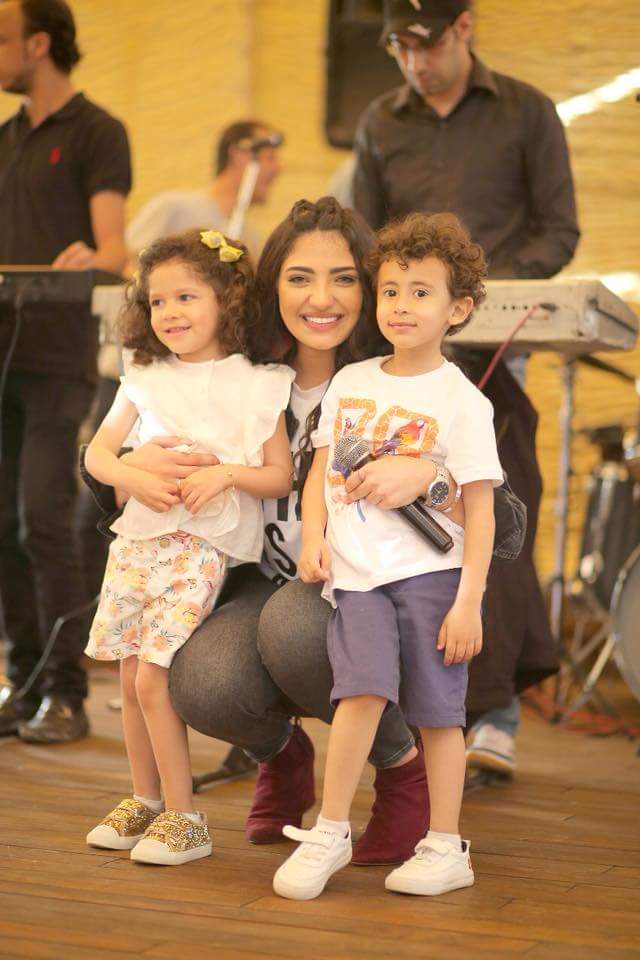ultrasshereen's tweet photo. الليدي #شيرين_يحيي تشغل حفل شم النسيم بفندق كونكورد السﻻم بالقاهرة ❤🎤 
#UltrasShereenYehia
#ShereenYehiaArmy https://t.co/7V3CdV9Hdp