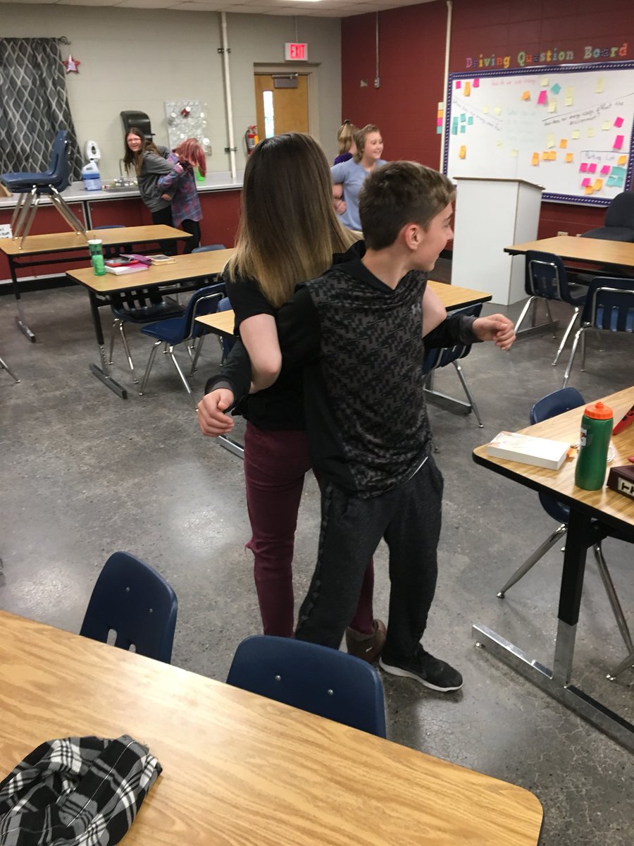 jlschwittay's tweet photo. #PCMS exercises to get the blood flowing before Forward testing #Raiderstrong https://t.co/vNmdc2oyuz