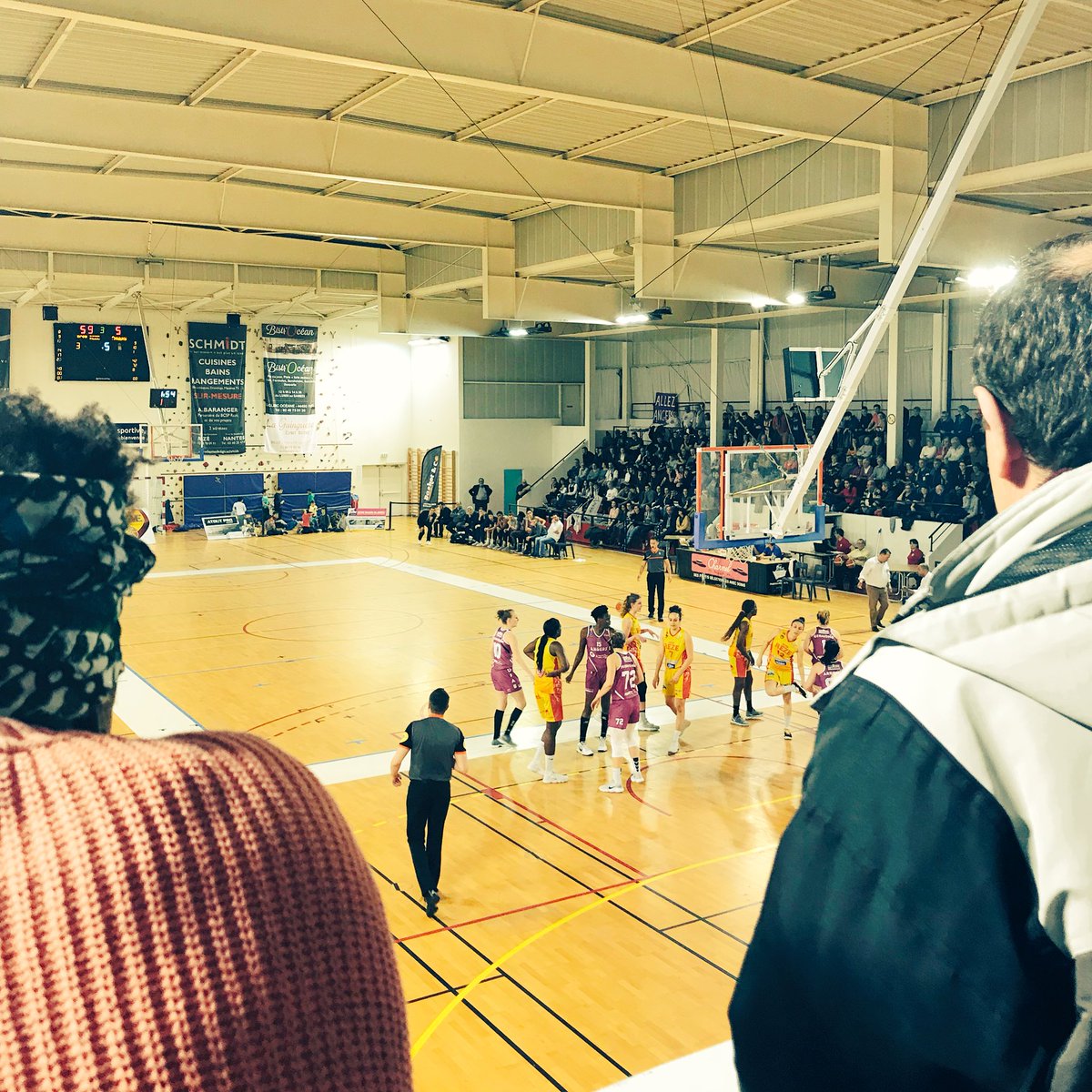 LaDalleAngevOFF's tweet photo. #SportAngers #POLF2 #BCSPRUFAB 🏀
Go @ufab49 !
#LaDalleAngevine 👊 https://t.co/UJ2zfHTXD5