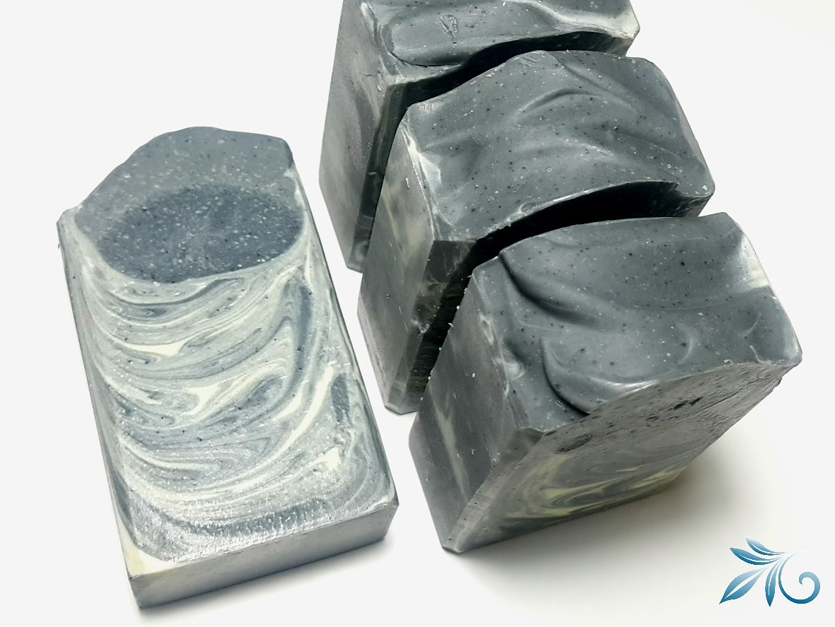 Detoqs Facial Soap with wild lemon essential oil blend, with aloe vera and speckled with detoxifying #activatedcharcoal. #soakandlather #craftingwithbeth

Absolutely #vegan