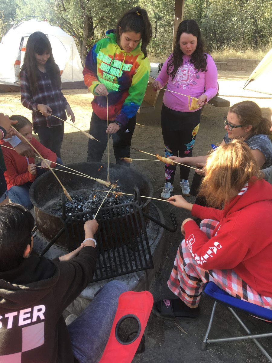 swiftyouthaz's tweet photo. Who doesn't love a campfire lunch? #ClubSwiftJr enjoyed working on their life skills this weekend by preparing all of their own meals. Enjoy a delicious meal tonight at the #SwfitAppreciationEvent! We'll see you beginning at 4pm! https://t.co/fpNvvIxiYt