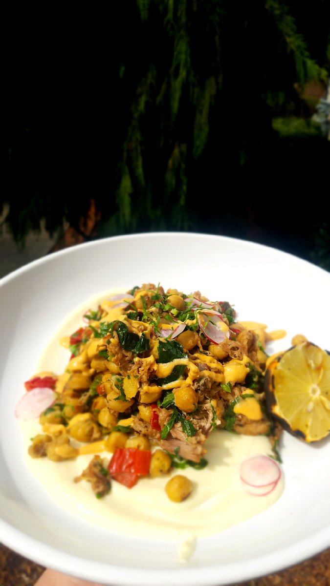SPRING GREENS AND BRAISED PORK BOWL: Sautéed chickpeas, fresh herbs, mamas lil’ peppers and parsnip purée #lapellah #vanwa #lunchtime