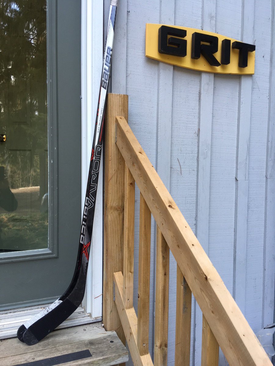 Prayers for Humboldt <a href="/HumboldtBroncos/">Humboldt Broncos</a> #humboldt #putyourstickout #humboldtstrong
