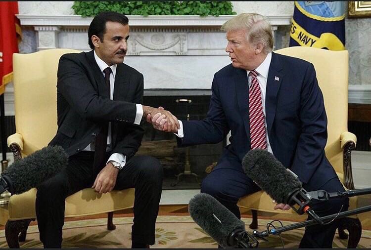teflaa1's tweet photo. اقبض على يمنـاه .. يسقط عدوّك  و اشّر بعينك .. يرتعد كل عايـل   المجد .. يا زبن المجنّا .. سموّك  و العز عزّك يا كريم الفعايل   تطيح روسٍ للعرب في هدوّك  وشلون لو سيف المؤسس تمايل ؟   يا امير لو تامر على الناس لَوّك  من قومتك تقوم كل القبايل https://t.co/bbOEBfqBlz