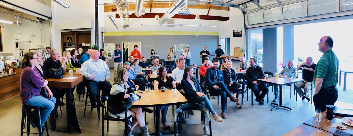 StarveUps's tweet photo. Starve Ups Bend Chapter has officially launched. Thank you everyone who turned up to make it a great night!!! #starveups #scalerator #smallbusiness #entrepreneur #followyourpassion #buildyourdream #disrupt #bendchapter https://t.co/Tpu2EOPfmC