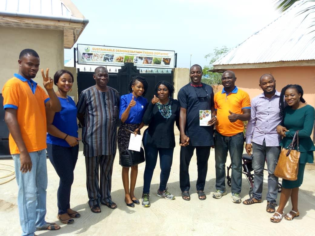 sdfarmsng's tweet photo. We don't just practice sustainable agriculture, we are also interested in demonstrating it to our community. @FarmsSd collaborating with @KISSFMABUJA to bring innovative agricultural info &amp;experience to you! @FmardNg Watch this space for more! #endhunger #endpoverty #SDGs https://t.co/UjHbECq9gR