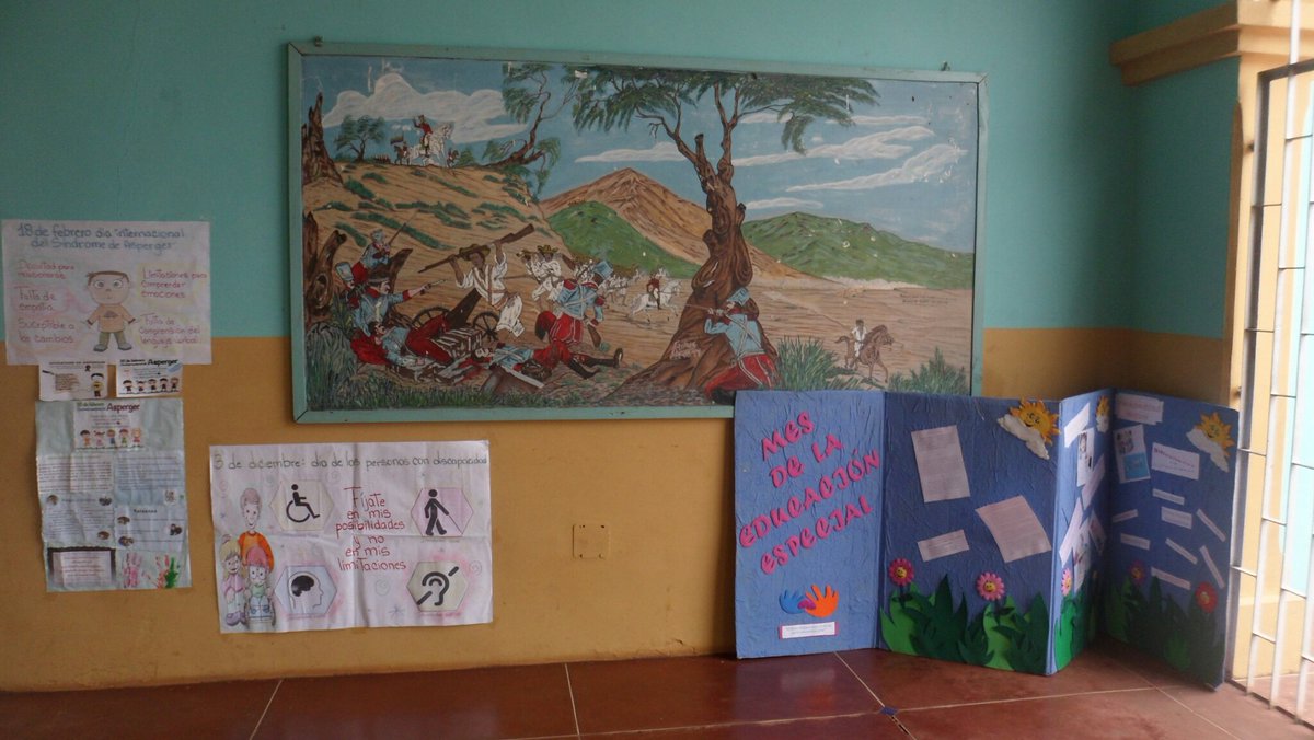 Mariafr0805's tweet photo. Ambientación del pasillo central en nuestra institución Escuela Básica Bolivariana Barquisimeto Municipio Punceres Estado Monagas #MesDeEducacionEspecial #SerDiferenteEsAlgoComun @MPPEDUCACION  @Especial_ZEMon @especialmppe https://t.co/xKnowLnnNv